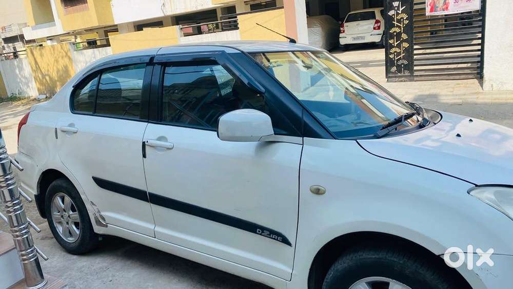 Maruti Suzuki Swift Dzire 2011 October Mahina