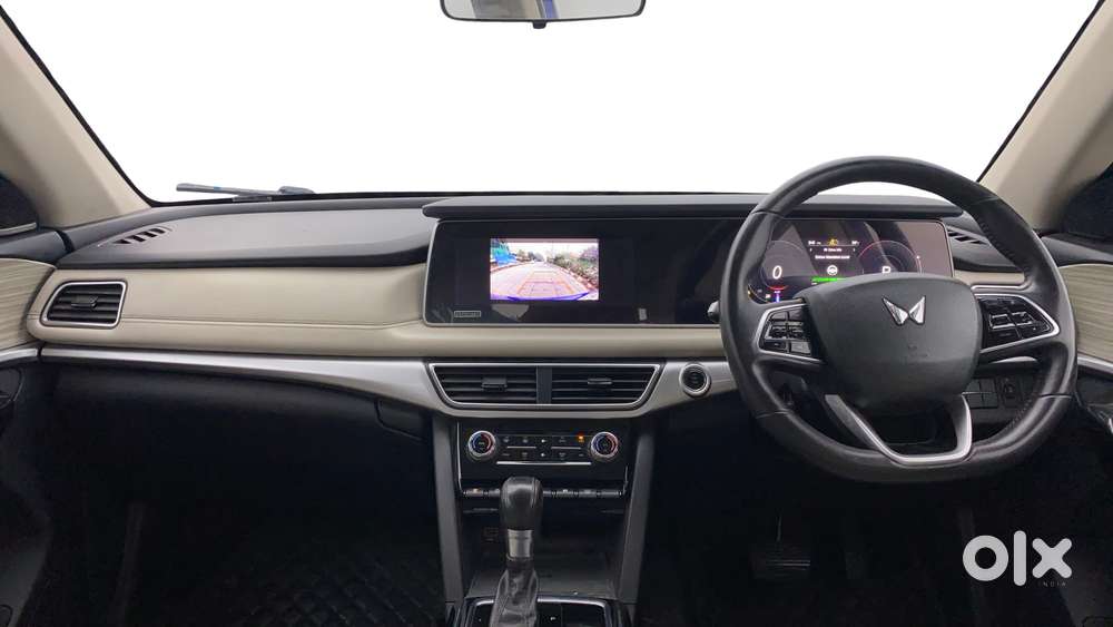 Mahindra Xuv700 2.0 Ax 7 Petrol Mt Str, 2021, Petrol