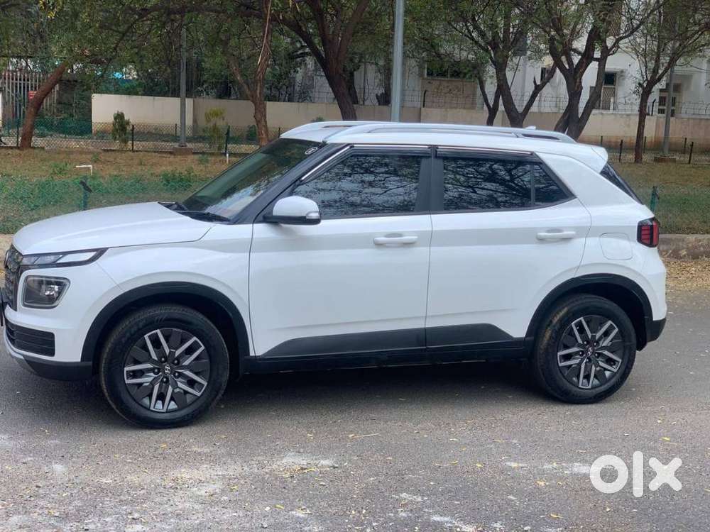 Hyundai Venue 1.0 S (o) Turbo Dct, 2023, Petrol