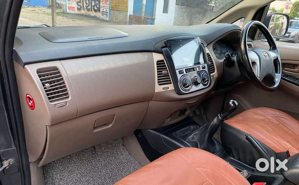 Toyota Innova 2.5 G (diesel) 8 Seater, 2015, Diesel