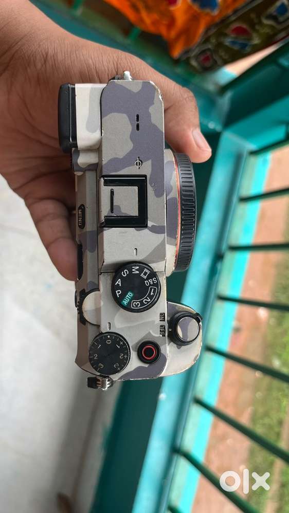 Sell my 2year old Sony 7c Camara with 1year under warranty
