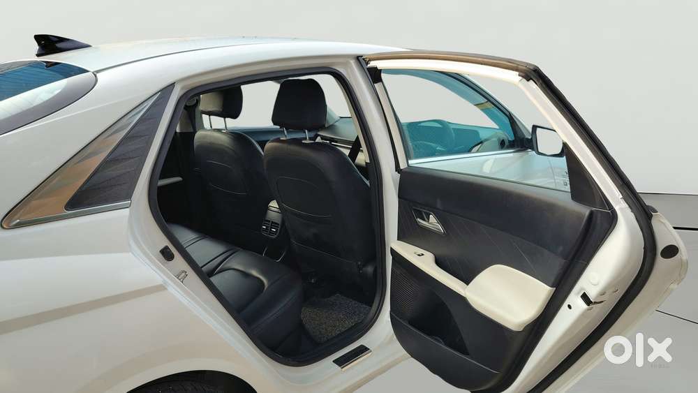 Hyundai Verna 1.5 Sx Petrol Mt, 2023, Petrol