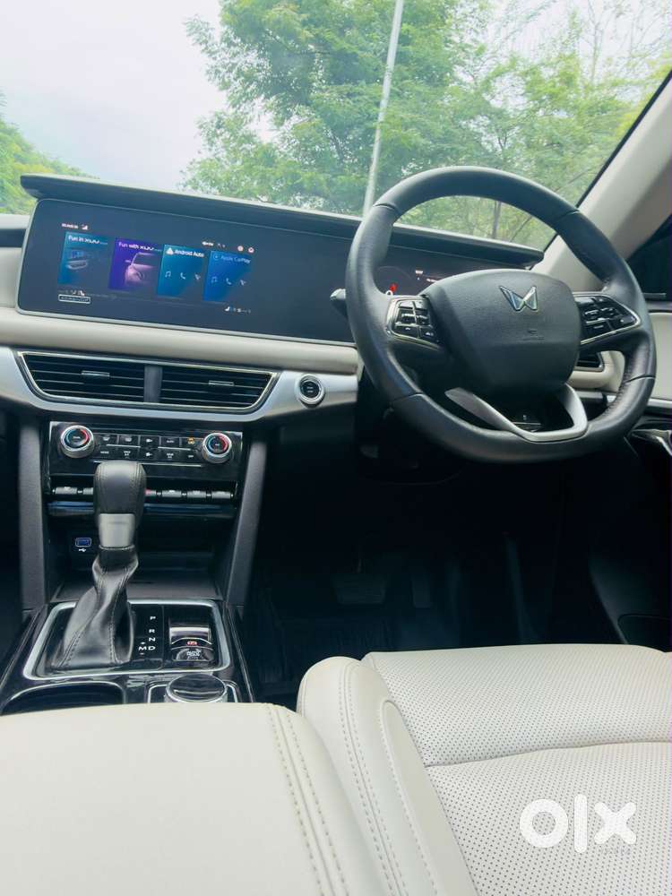 Mahindra Xuv700 2.2 Ax 7 Diesel At Luxury Pack Str, 2025, Diesel