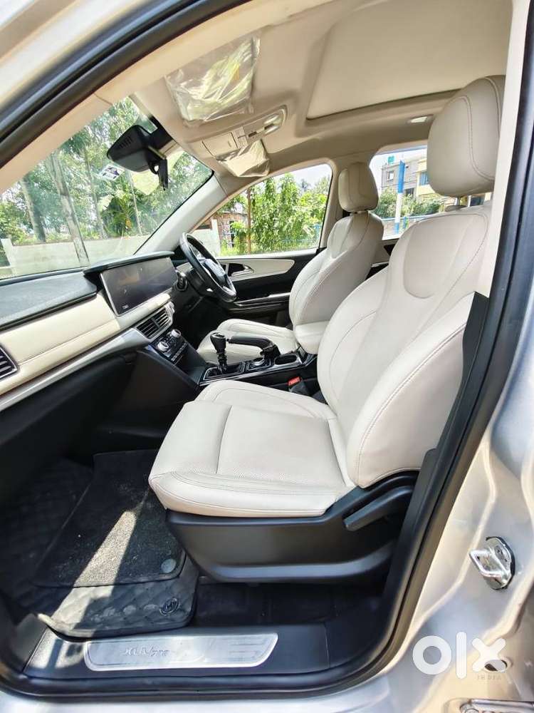 Mahindra Xuv700 2.2 Ax 7 Diesel Mt Str, 2025, Diesel