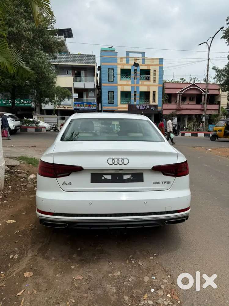Audi A4 Premium 2019 Make