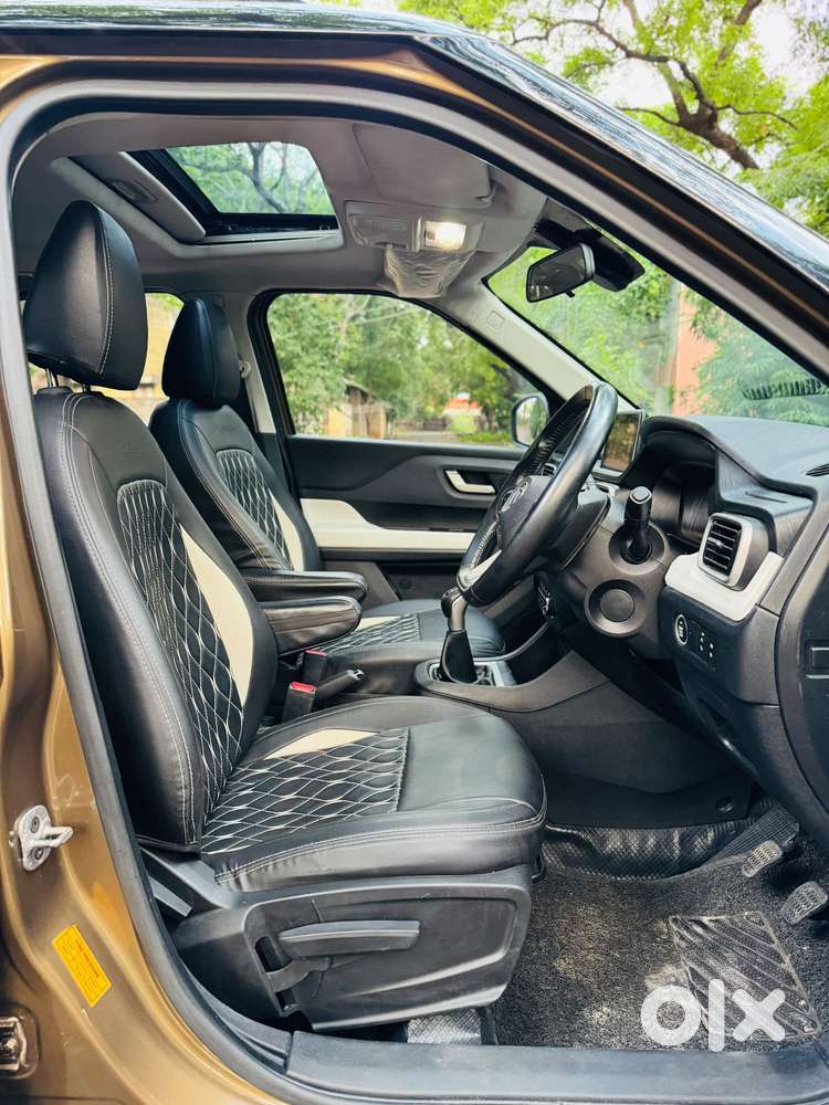Tata Punch Creative Flagship Dual Tone Amt, 2023, Petrol