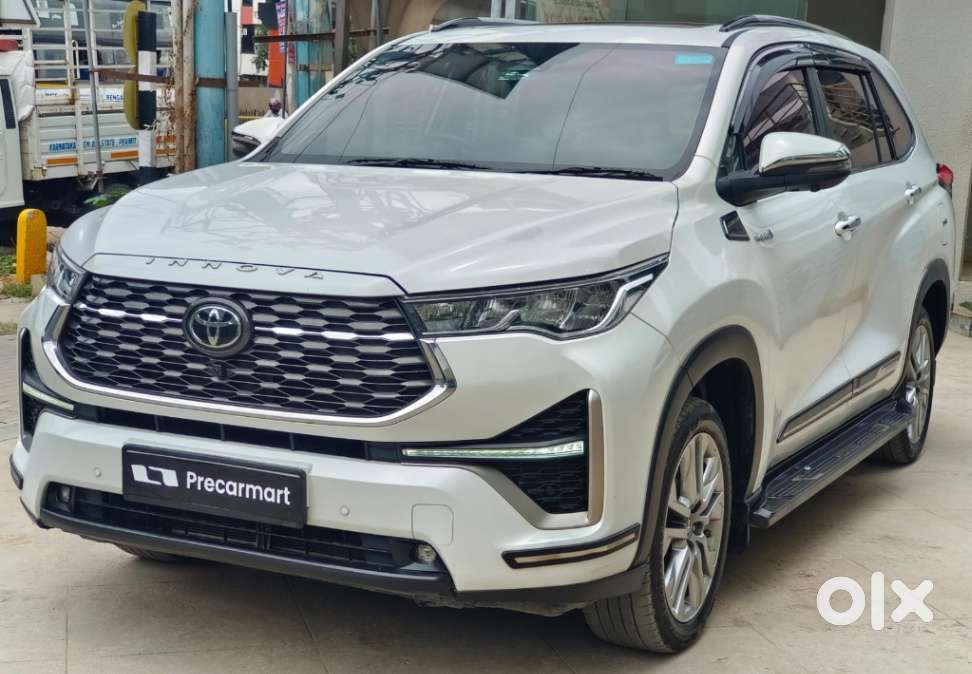 Toyota Innova Hycross 2.0 Zx (o) Hybrid 7 Str, 2023, Petrol