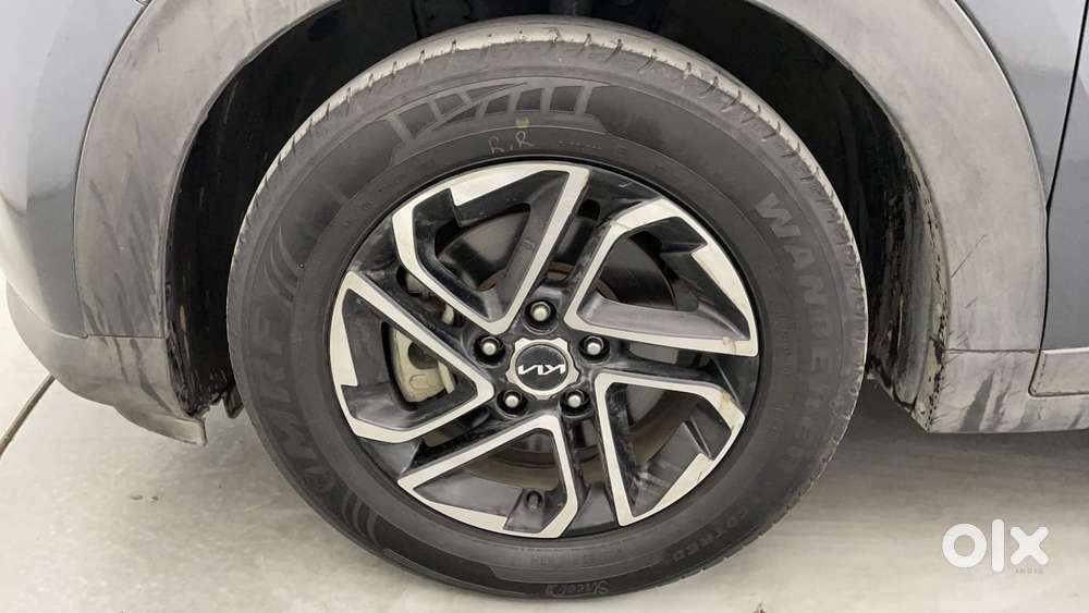 Kia Carens 1.5 Luxury Plus Turbo Dct 7 Str, 2023, Petrol