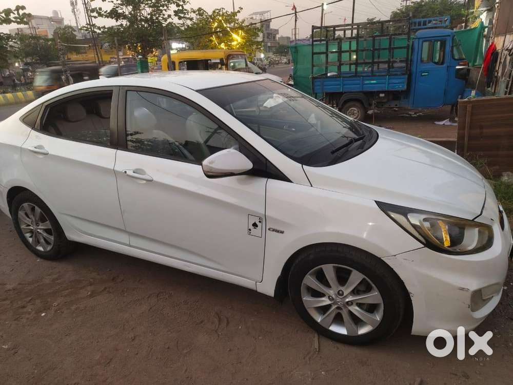 Hyundai Fluidic Verna 2011