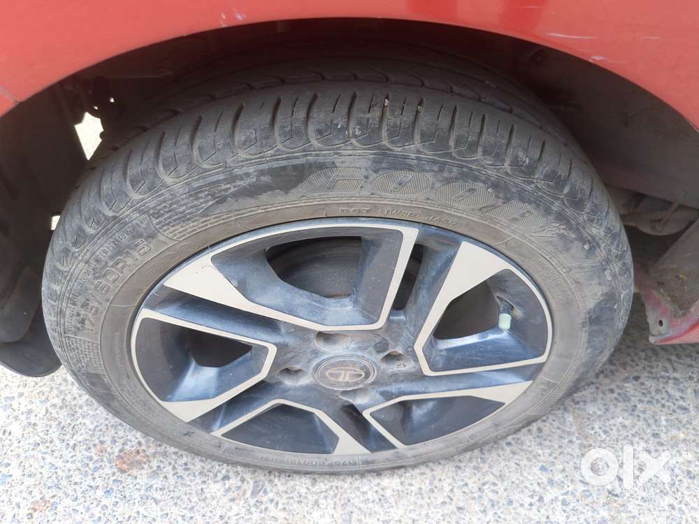 Tata Tiago 1.2 Revotron Xza, 2018, Petrol