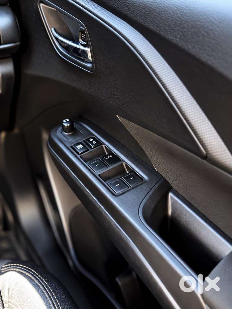 Maruti Suzuki New-gen Swift Vxi, 2025, Petrol