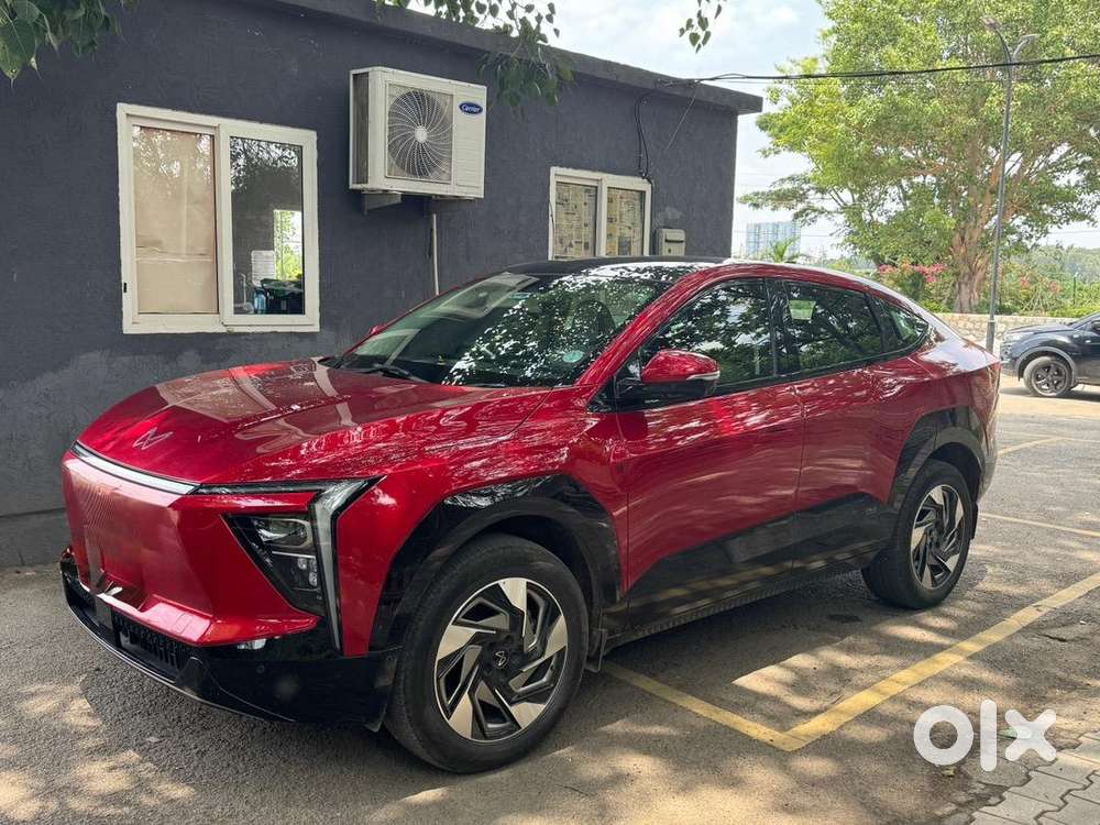 Mahindra Electric Car 2025