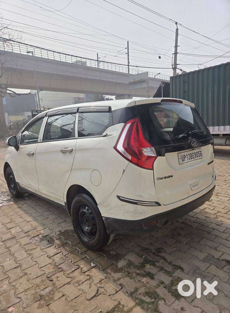 Mahindra Marazzo