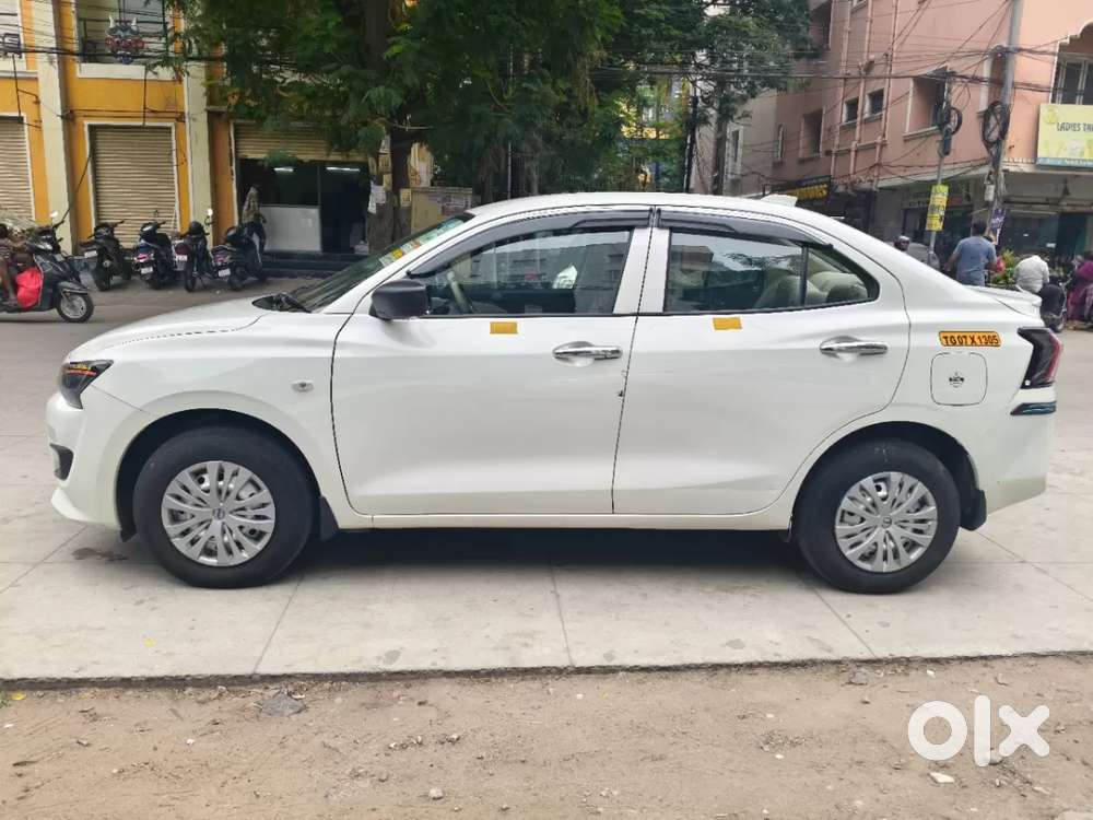 Maruti Suzuki Dzire 1.2 Vxi Cng, 2025, Cng & Hybrids