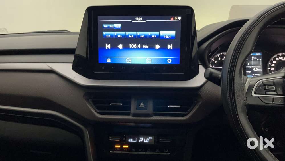 Maruti Suzuki Brezza 1.5 Zxi At Smart Hybrid Dual Tone, 2023, Petrol