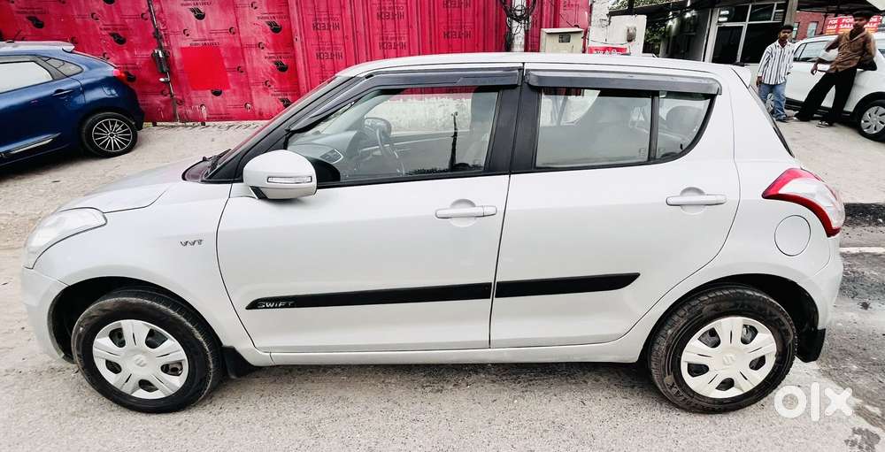 Maruti Suzuki Swift Vxi Optional, 2016, Petrol
