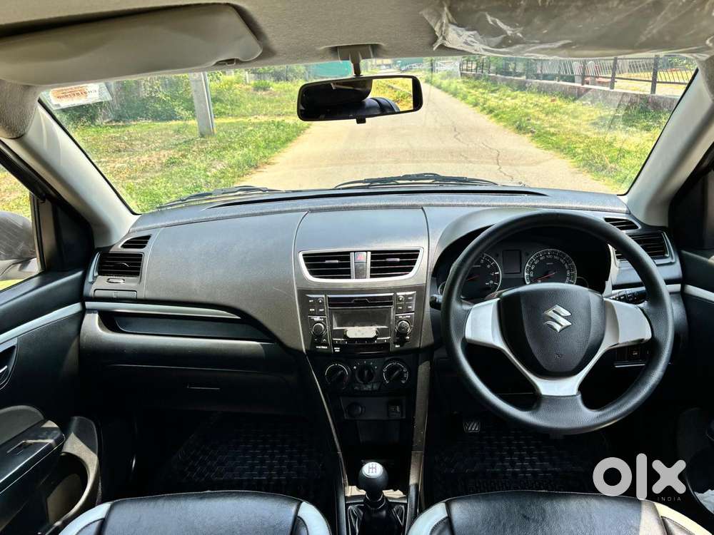 Maruti Suzuki Swift Vxi Optional, 2015, Petrol