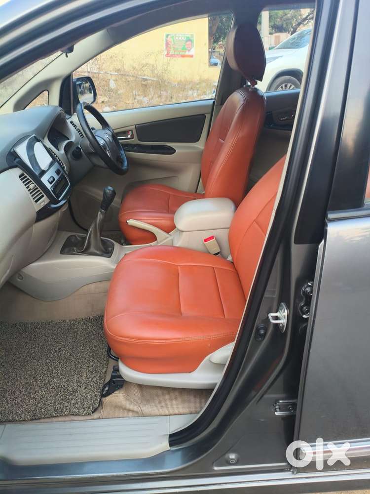 Toyota Innova 2.5 Z Diesel 7 Seater, 2014, Diesel