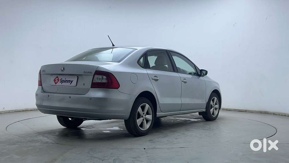 Skoda Rapid 1.6 Mpi Ambition, 2015, Petrol