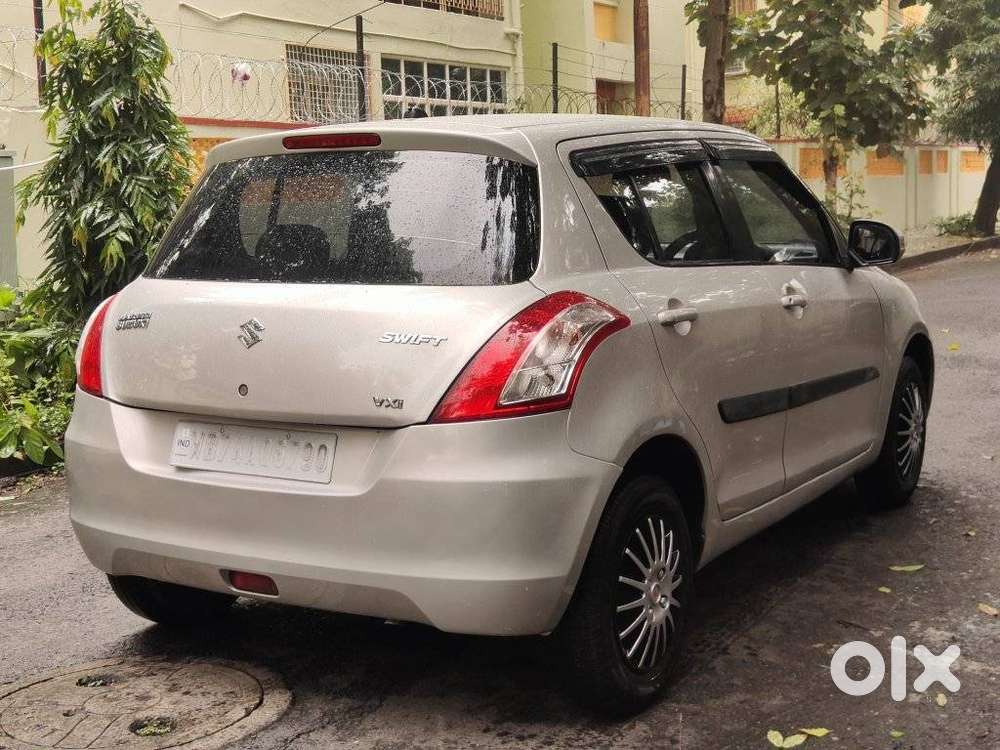Maruti Suzuki Swift Vxi 1.2 Abs Bs-iv, 2017, Petrol