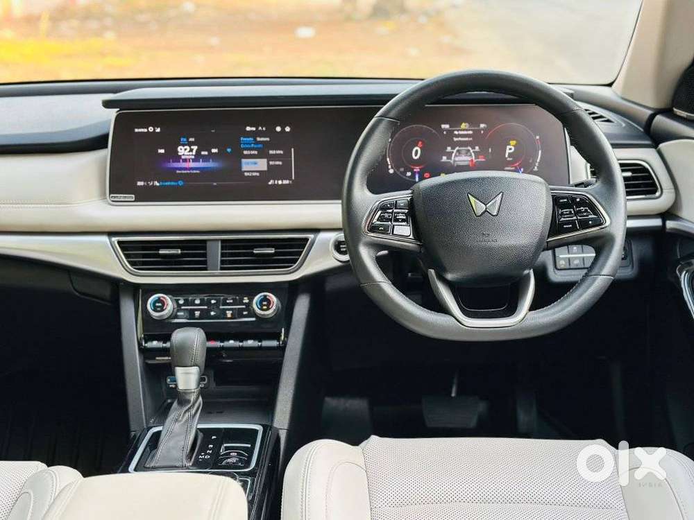 Mahindra Xuv700 2.0 Ax 7 Petrol At Luxury Pack Str, 2024, Petrol