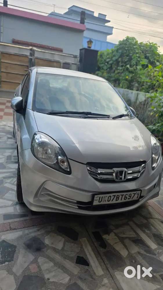 Honda Amaze 2016 Petrol Manual 27900 Km Final Price 320000