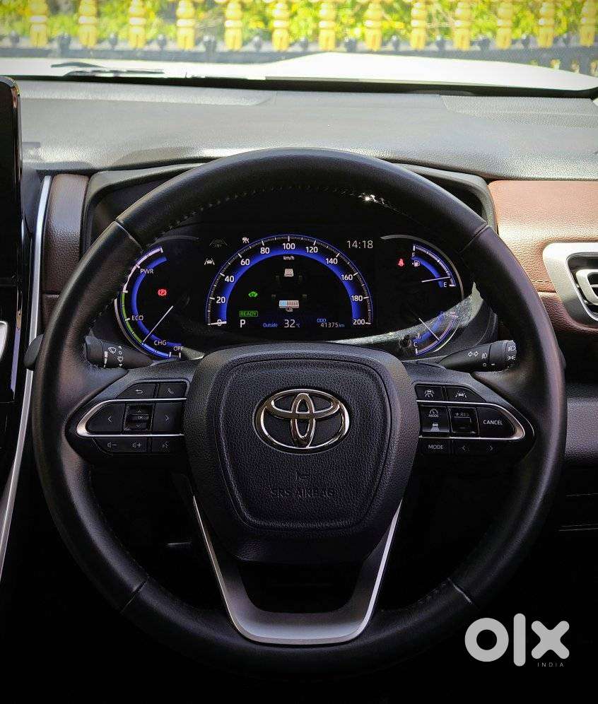 Toyota Innova Hycross 2.0 Zx (o) Hybrid 7 Str, 2024, Petrol