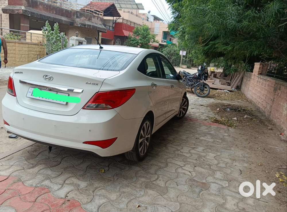 Hyundai Fluidic Verna 2015