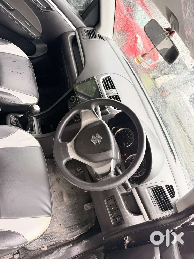 Maruti Suzuki Swift Vxi Optional, 2015, Petrol