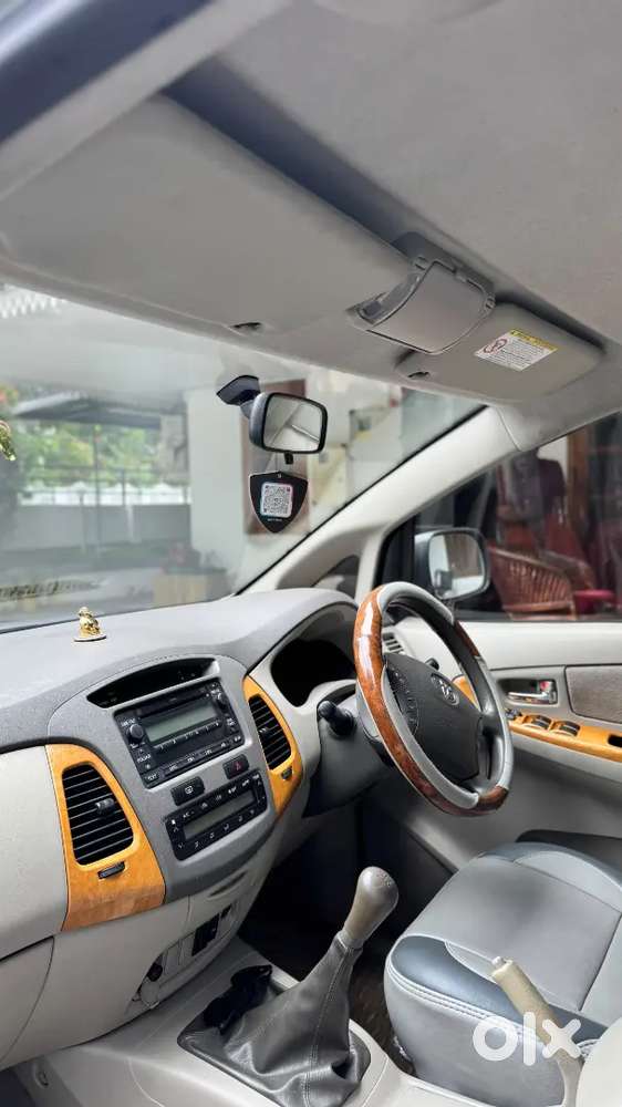 Toyota Innova Full Option/2 Nd Owner/only 100000km Kerala