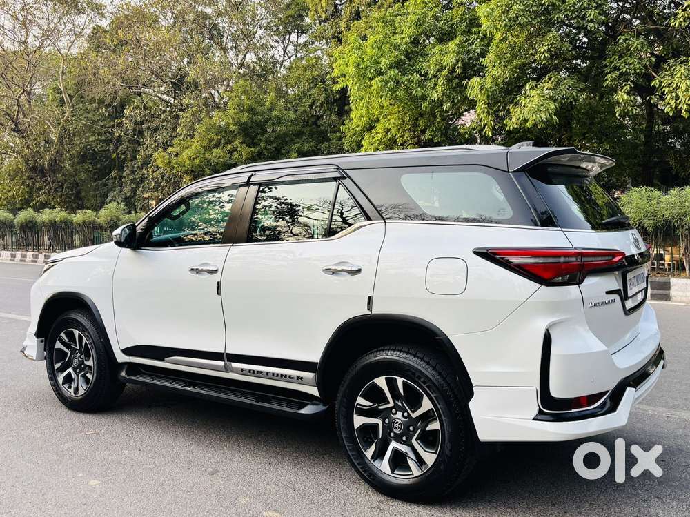 Toyota Fortuner Legender