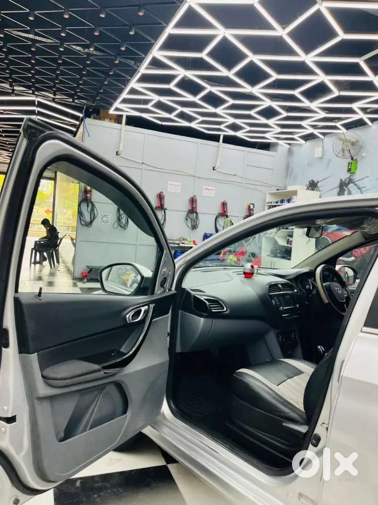 Tata Tigor Petrol 2018 Variant Last Year