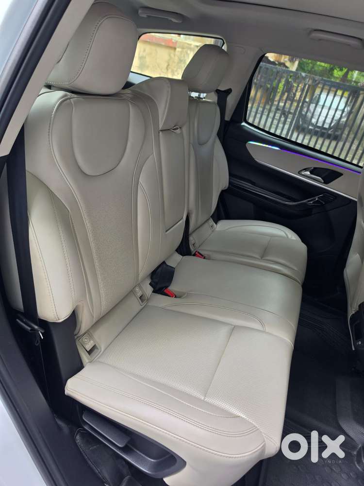 Mahindra Xuv700 2.2 Ax 7 Diesel Mt Str, 2025, Diesel