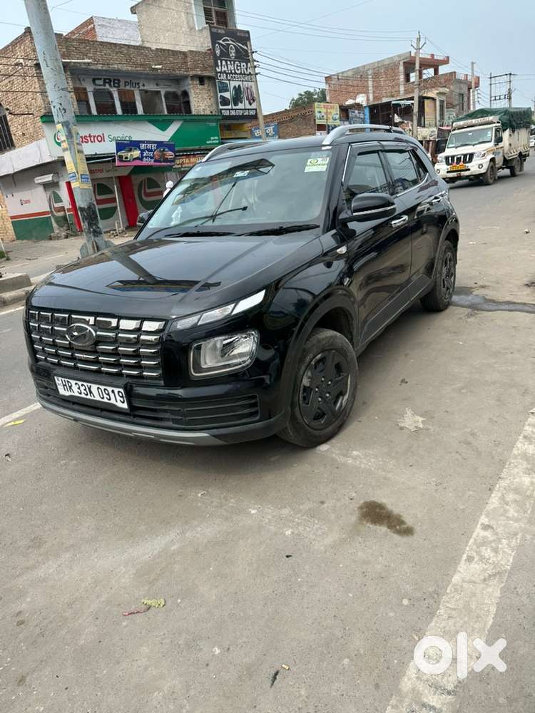 Hyundai Venue Petrol 2024