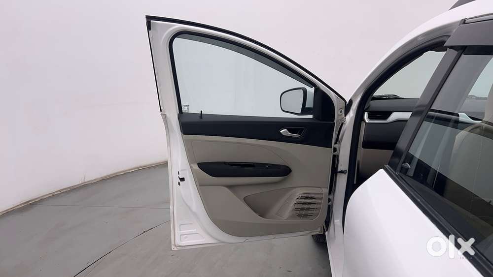 Renault Triber Rxz Easy-r Amt, 2020, Petrol