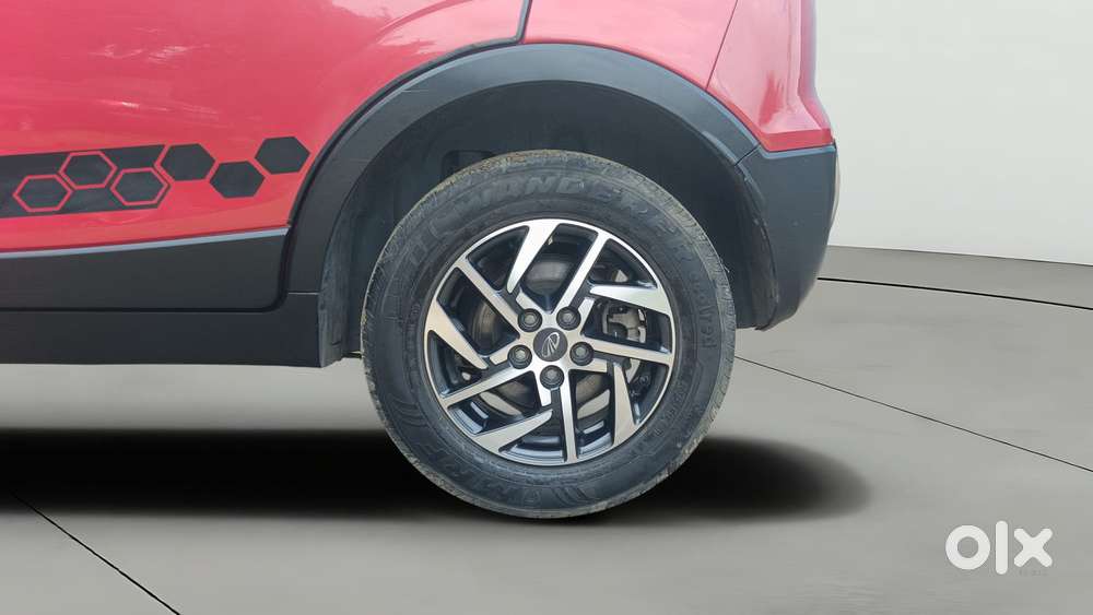 Mahindra Xuv300 W8 (o) 1.5 Diesel Amt, 2022, Diesel