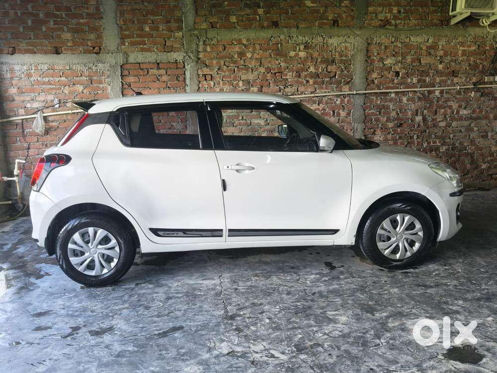 Maruti Suzuki Swift Vxi Abs Bsiv, 2022, Petrol