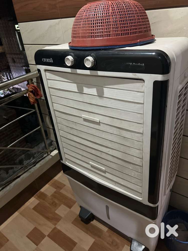 Croma 70 ltrs cooler