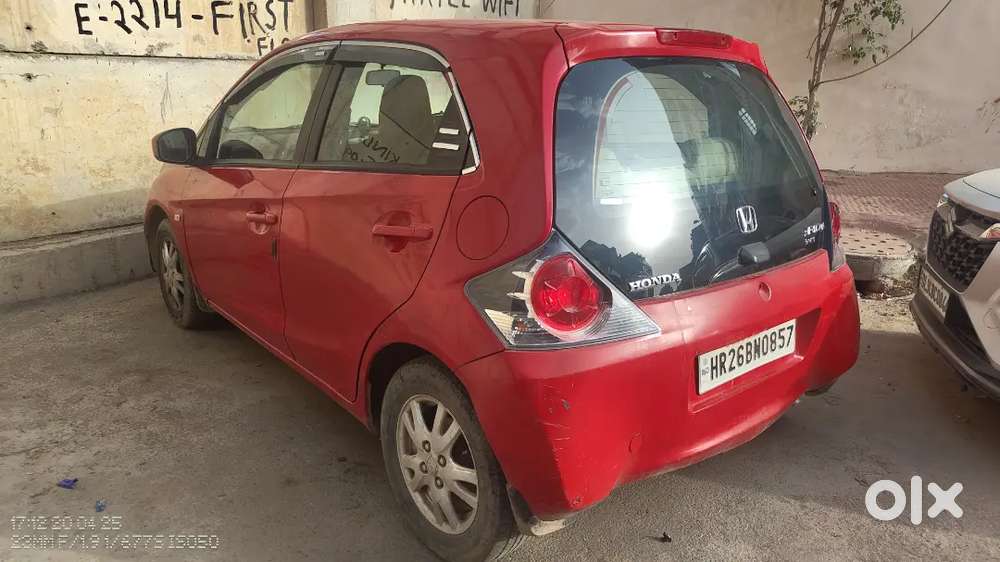 Honda Brio 2011 Year Car With Cng