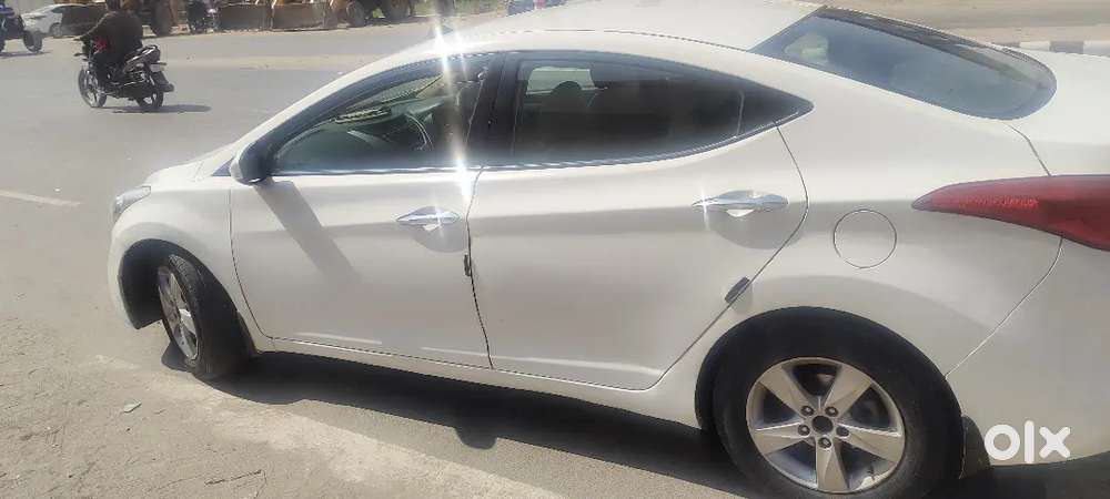 Hyundai New Elantra 2012 Diesel 89000 Km Driven
