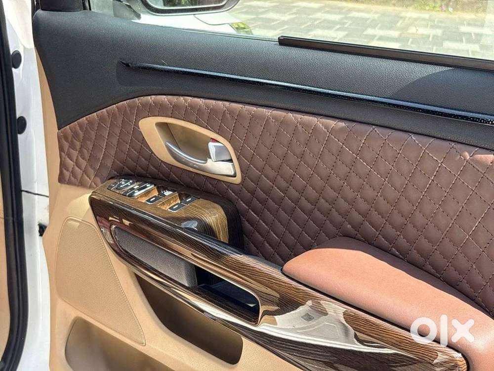 Kia Carnival Premium, 2021, Diesel