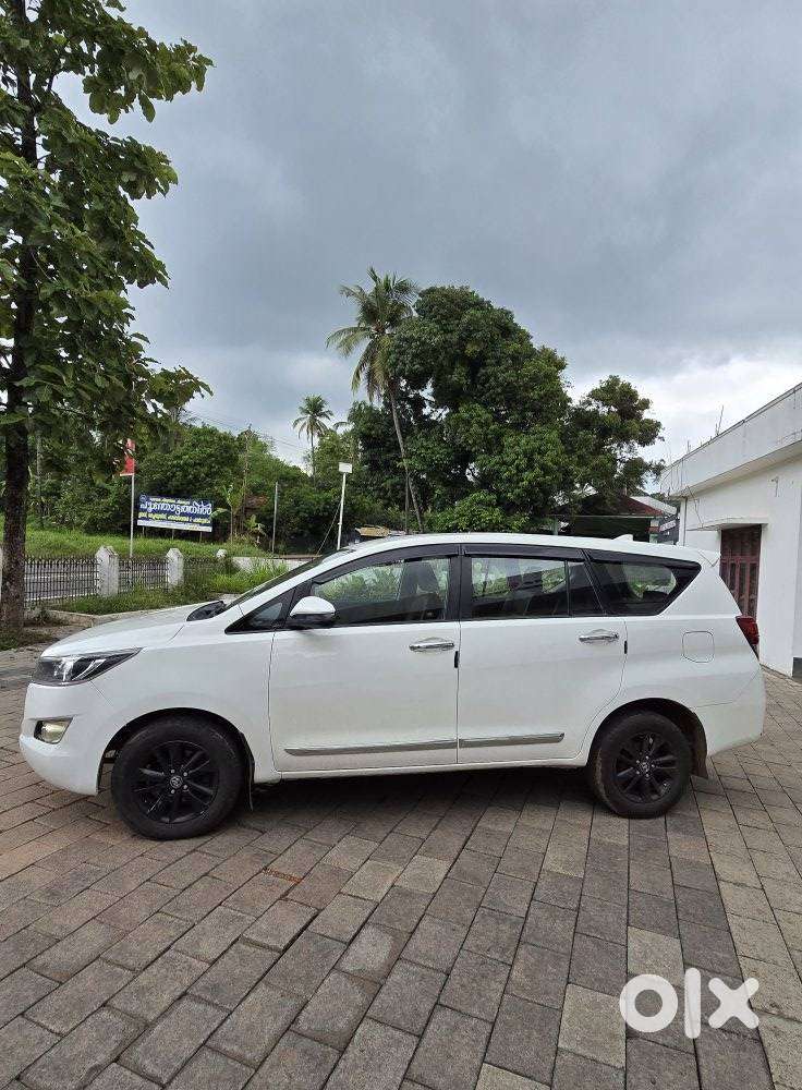 Toyota Innova Crysta 2.4 G Mt 7 Str, 2019, Diesel