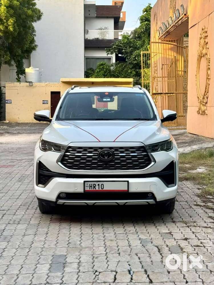 Toyota Innova Hycross 2.0 Zx (o) Hybrid 7 Str, 2024, Petrol