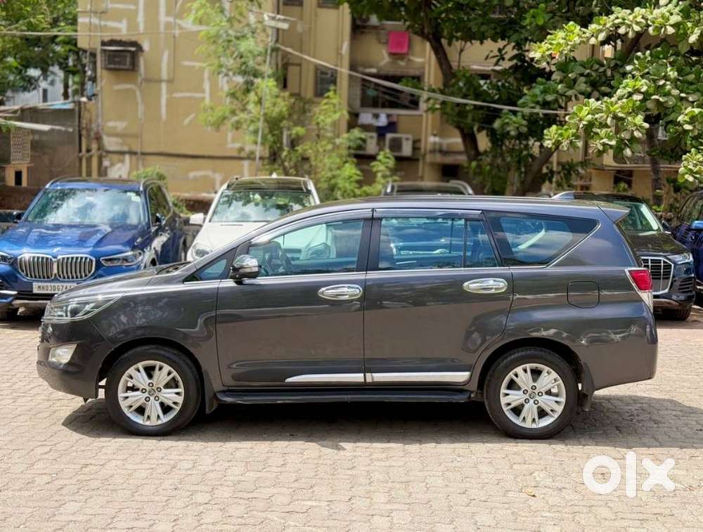 Toyota Innova Crysta 2.8 Zx At 7 Seater, 2016, Diesel