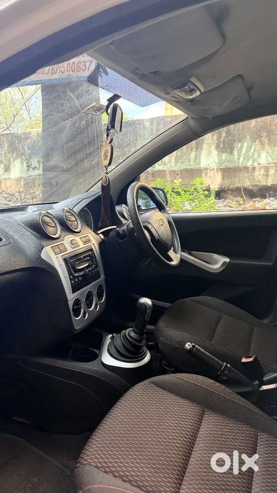 Ford Figo Zxi Petrol 2011