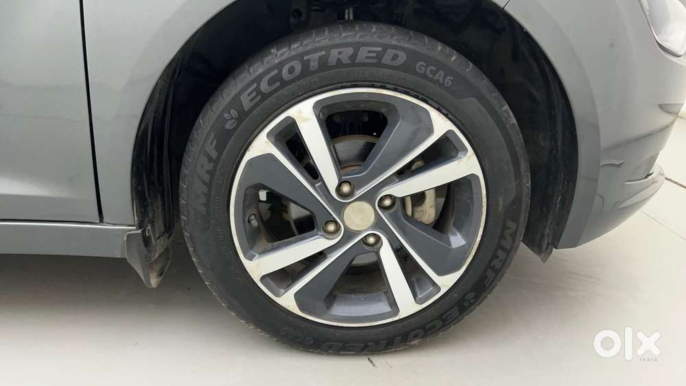 Tata Altroz 1.2 Xza Plus, 2023, Petrol
