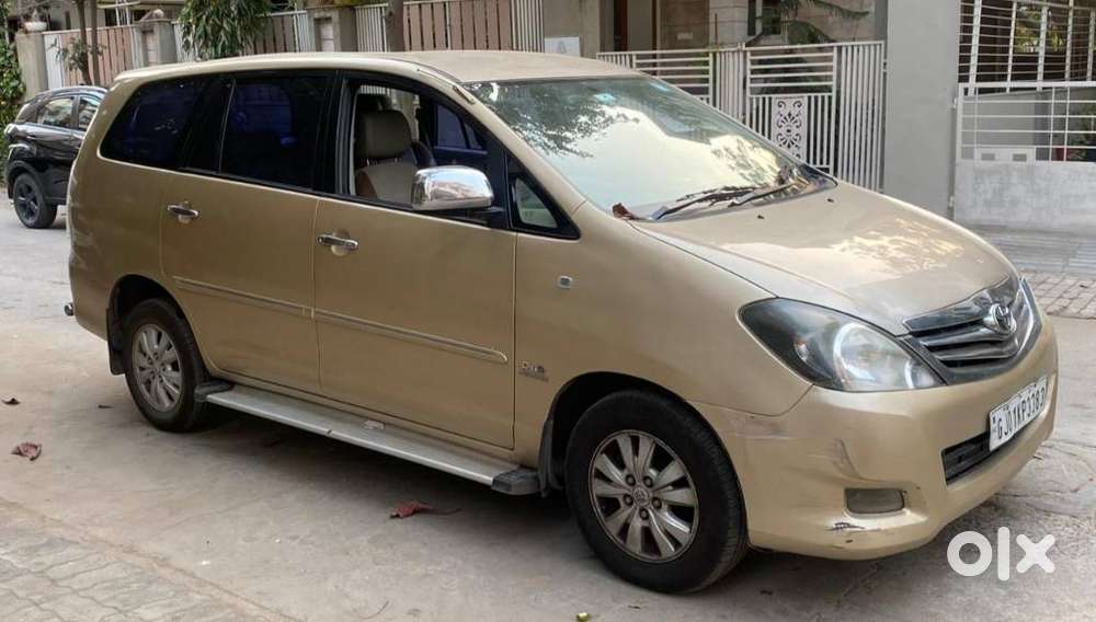 Toyota Innova 2.5 Vx 8 Seater Bs Iv, 2012, Diesel