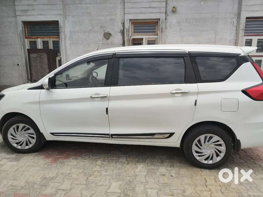 Maruti Suzuki Ertiga 2023 Cng & Hybrids 130000 Km Driven