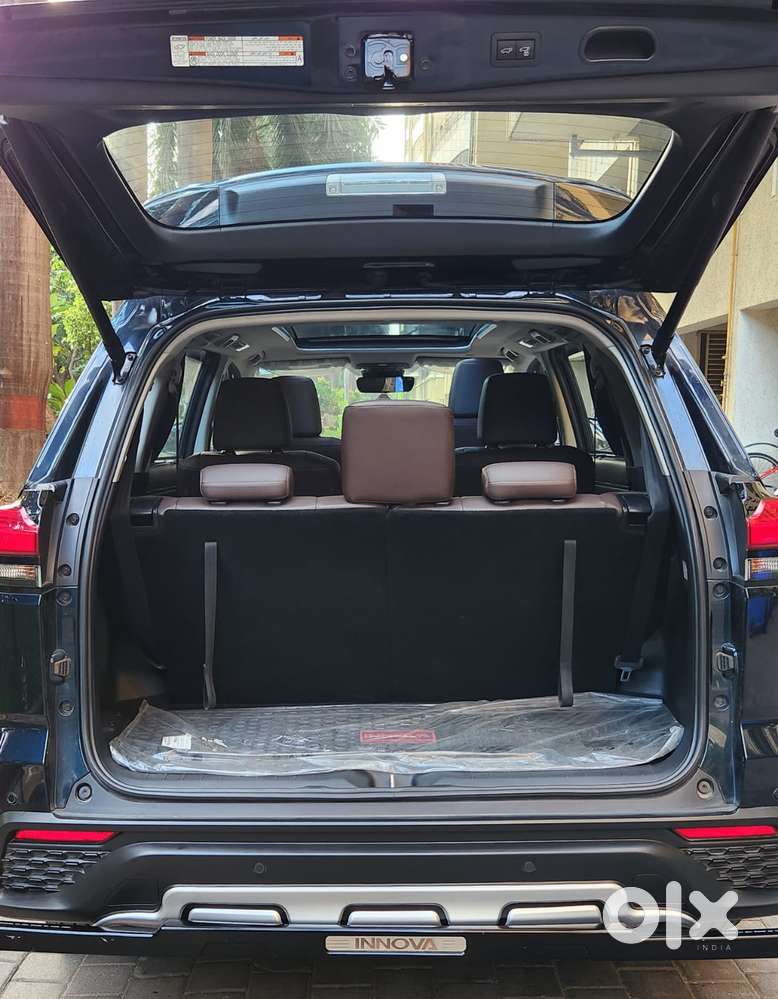 Toyota Innova Hycross 2.0 Zx Hybrid 7 Str, 2025, Petrol
