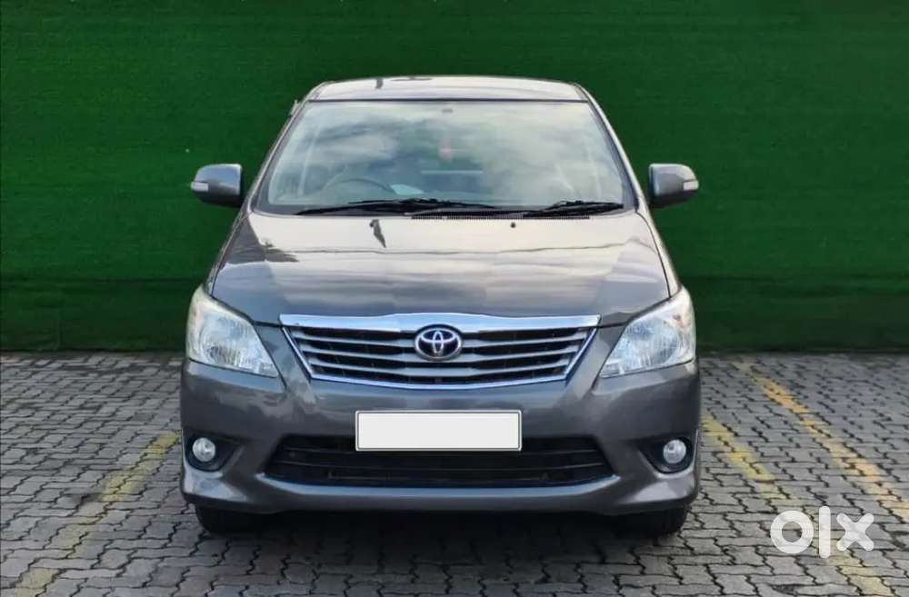 Toyota Innova 2.5 V 2012